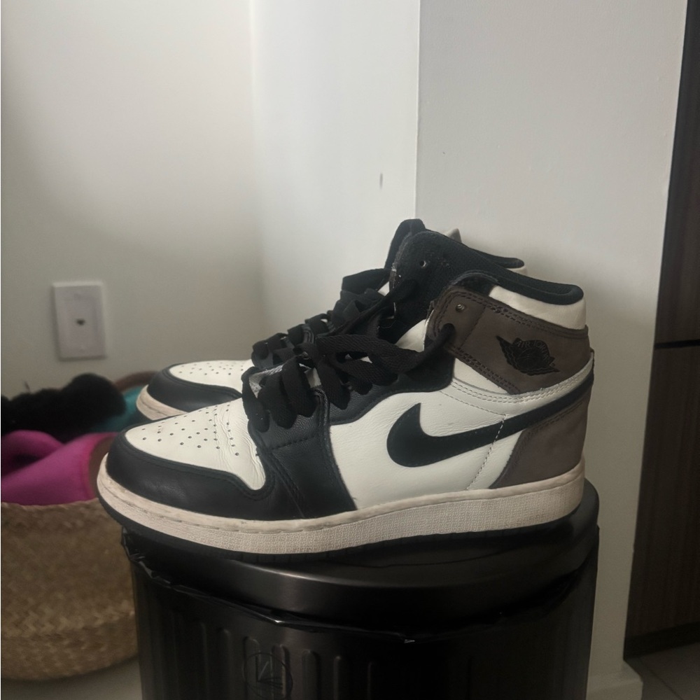 Dark mocha Jordan’s 5Y